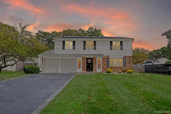 5 Canterbury Drive, Coram, NY 11727