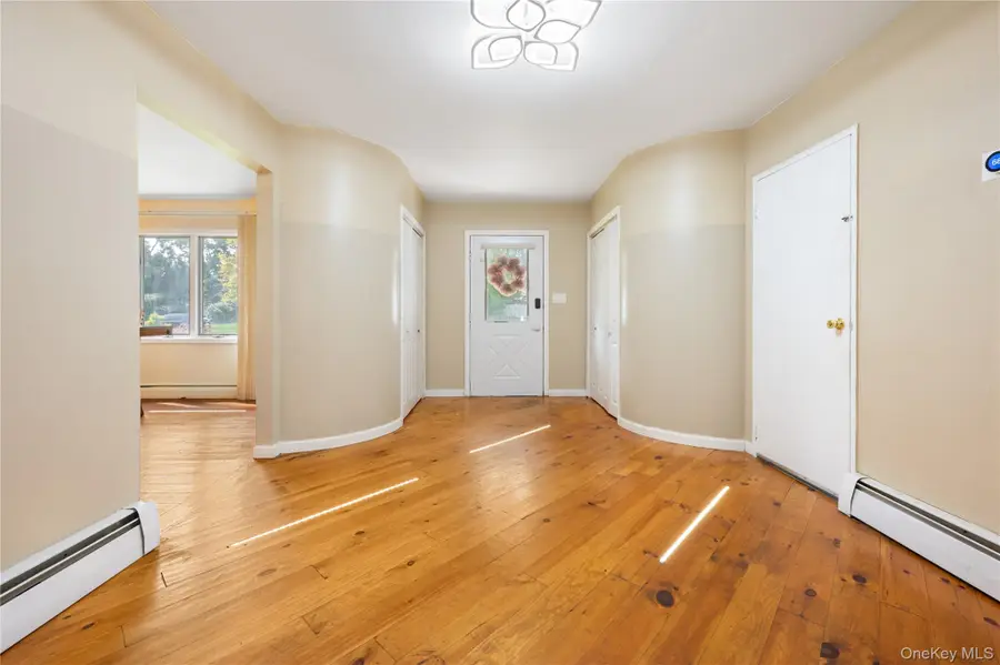 5 Canterbury Drive, Coram, NY 11727 - Image #3