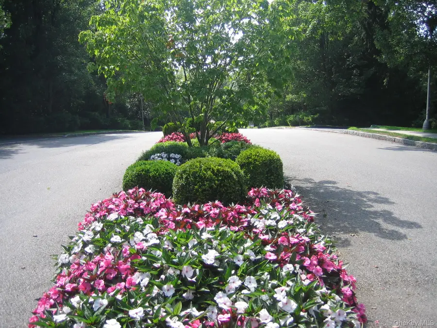 39 Club Pointe Drive, White Plains, NY 10605 - Image #2