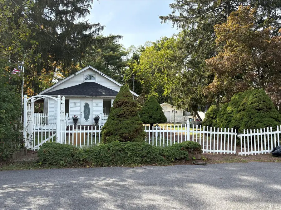 2408 Pine Avenue, Ronkonkoma, NY 11779 - #2
