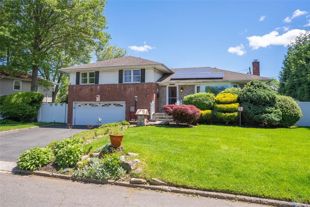 2544 New York Avenue, Melville, NY 11747 - Image #1