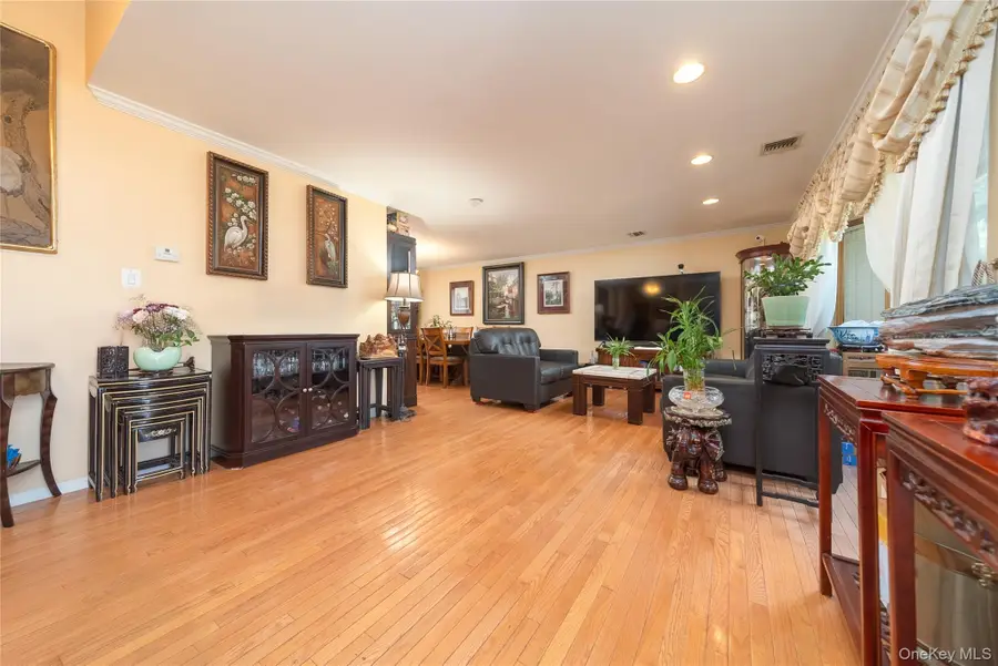 2544 New York Avenue, Melville, NY 11747 - Image #3