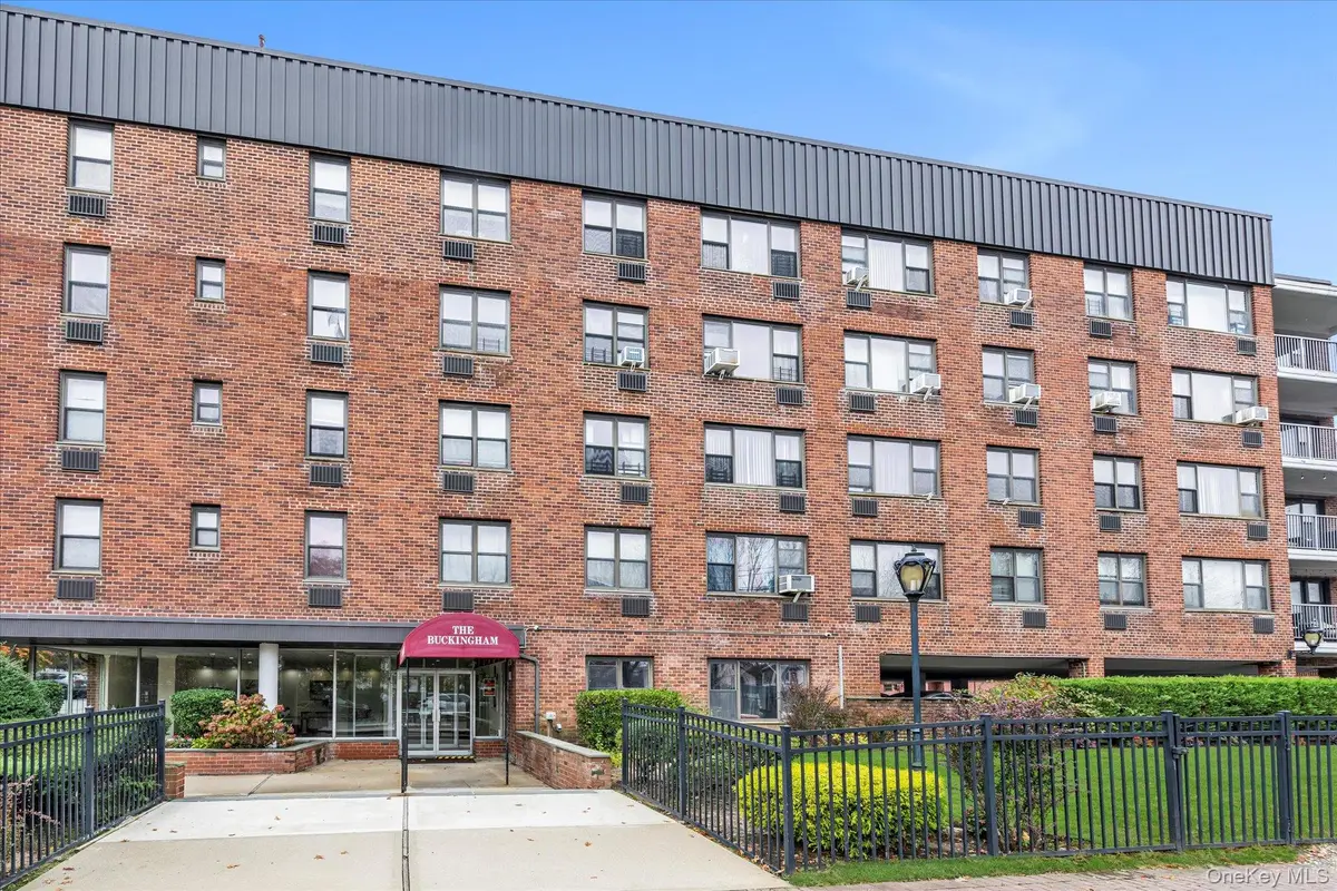 124 Smith Street #3G, Freeport, NY 11520 - Image #1