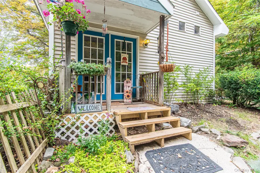 233 Rossway Road, Pleasant Valley, NY 12569 - Image #3