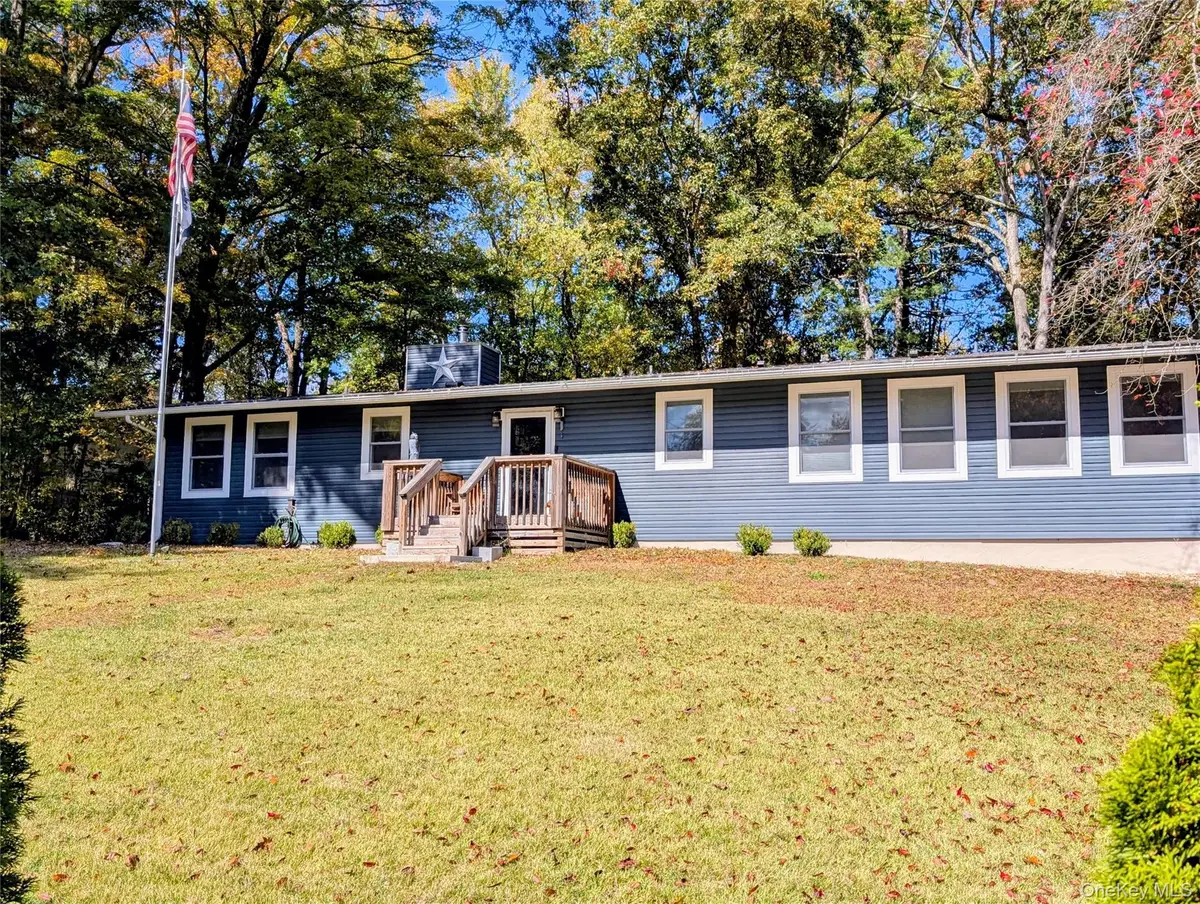 32 Greentree Drive N, Hyde Park, NY 12538 - Image #1