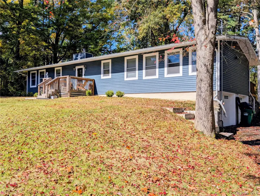 32 Greentree Drive N, Hyde Park, NY 12538 - Image #2