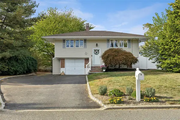 19 Partridge Lane, East Setauket, NY 11733