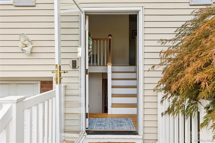 19 Partridge Lane, East Setauket, NY 11733 - Image #3