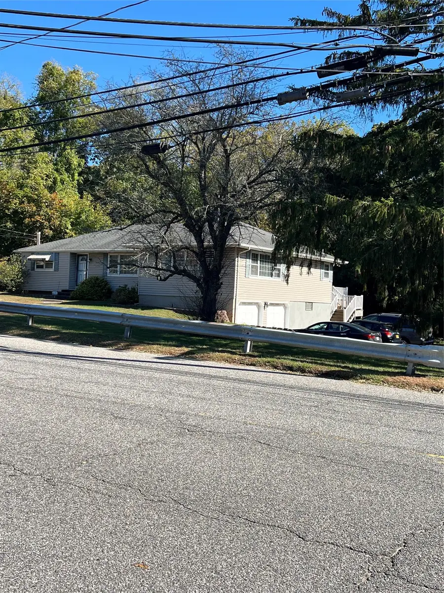 61 Hudson Avenue, Lake Grove, NY 11755 - Image #2