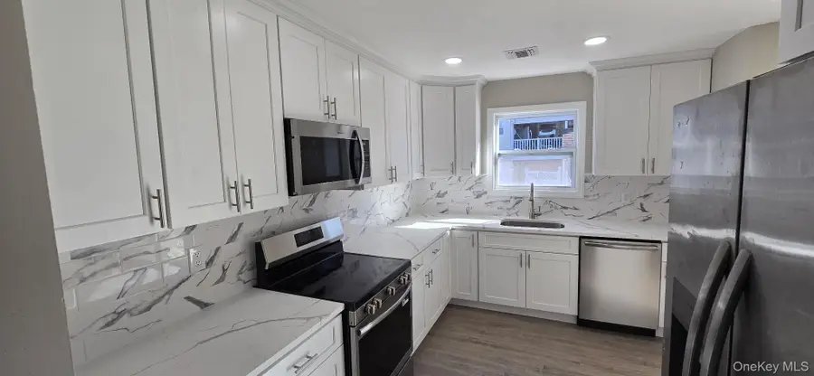 1902 Race Avenue, Medford, NY 11763 - Image #3