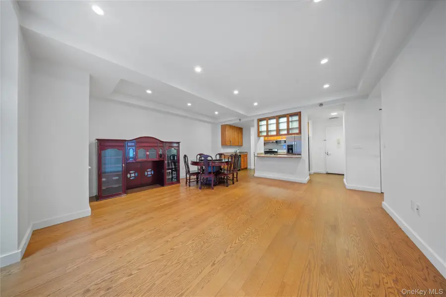 40-22 College Point Boulevard #6H, Flushing, NY 11354 - Image #2