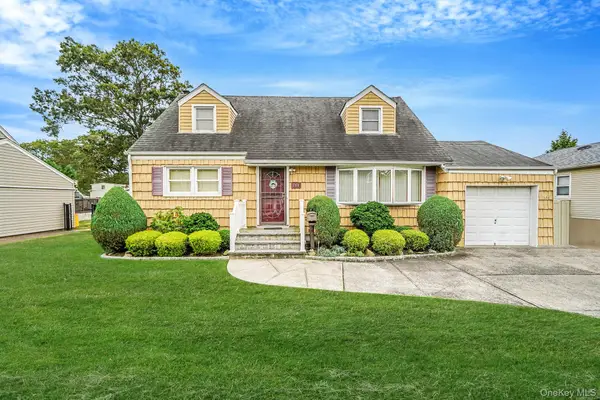 166 N Oak Street, Massapequa, NY 11758