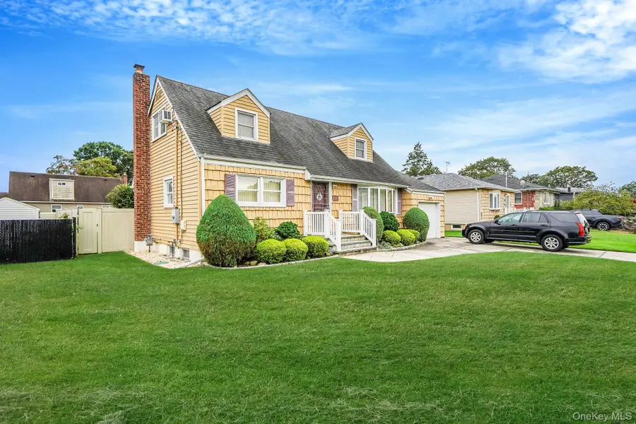 166 N Oak Street, Massapequa, NY 11758 - Image #2