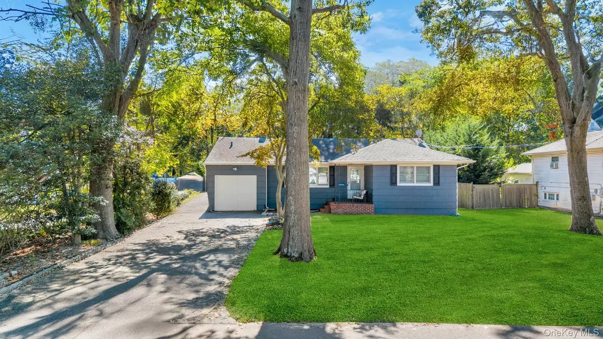432 Kime Avenue, West Islip, NY 11795 - Image #1