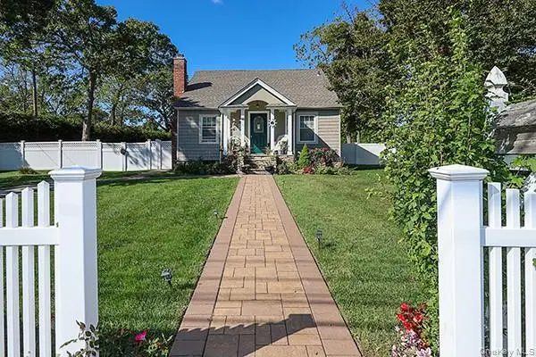 230 Kensington Avenue, Bayport, NY 11705 - Image #2