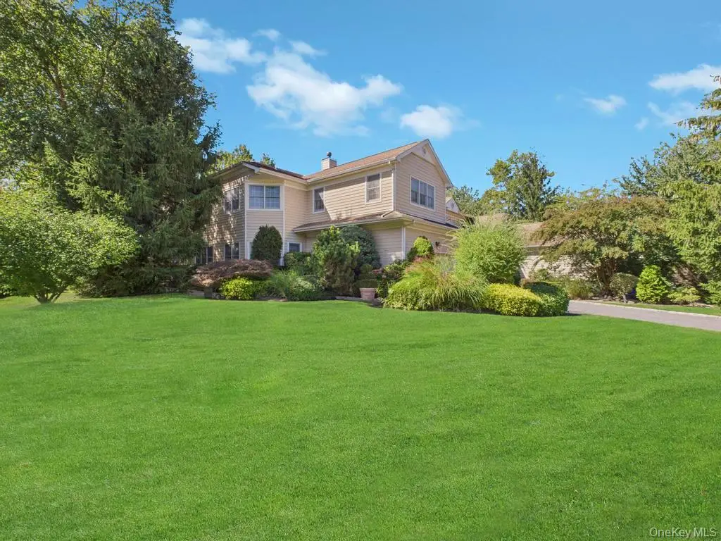 428 Toftree Court, Roslyn, NY 11576 - Image #1