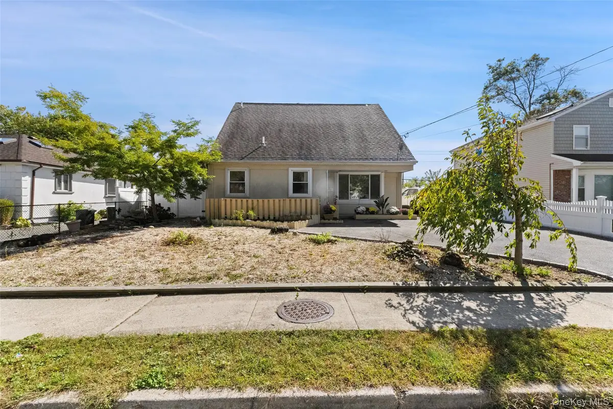 187 Nassau Lane Lane, Island Park, NY 11558 - Image #1