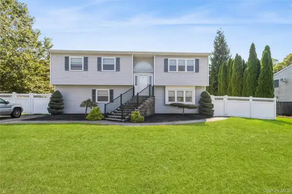 4 Monarch Avenue, Selden, NY 11784