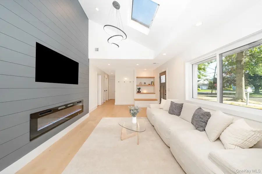 5 Huron Avenue, Massapequa, NY 11758 - Image #2