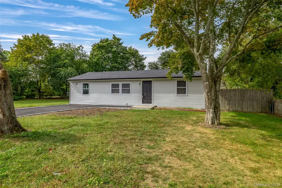 506 Scherger Avenue, East Patchogue, NY 11772 - Image #3