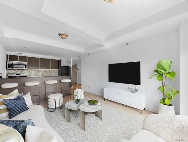 143-20 Hoover Avenue #605, Briarwood, NY 11435