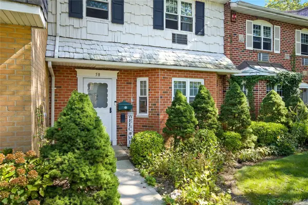 11 Glen Hollow Drive #D58, Holtsville, NY 11742