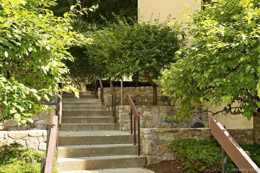 356 North Greeley Avenue, Chappaqua, NY 10514 - Image #2