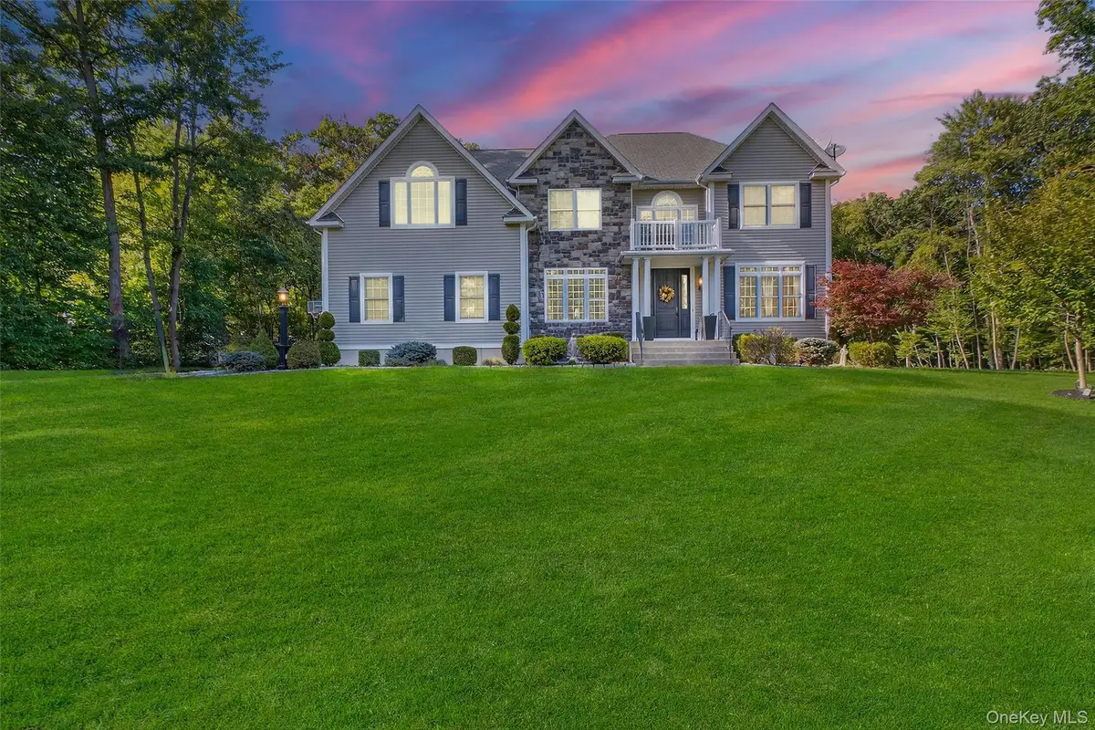 93 Shagbark Lane, Hopewell Junction, NY 12533 - Image #1