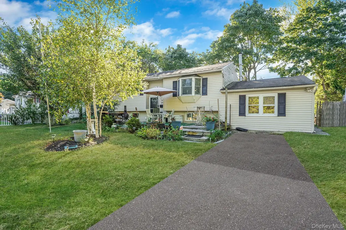 2812 Sipp Avenue, Medford, NY 11763 - Image #1