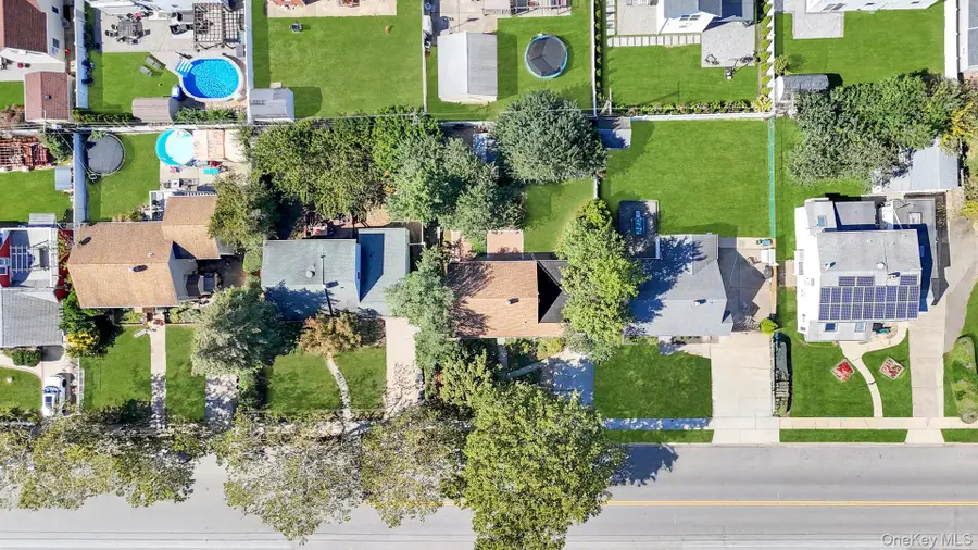 81 Division Avenue, Levittown, NY 11756 - Image #2