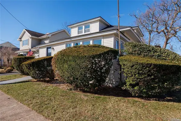 33 Marshall Avenue, Lynbrook, NY 11563