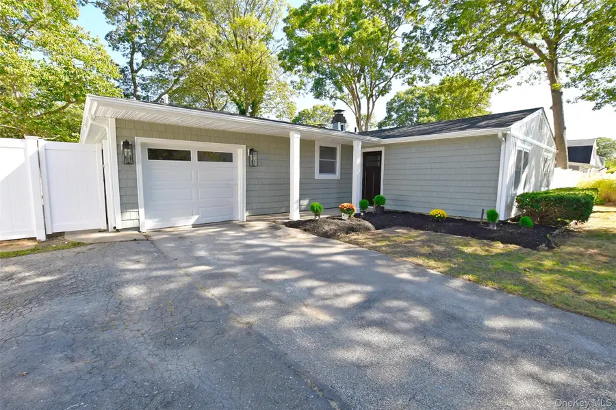 15 Spurwoods Lane, Farmingville, NY 11738 - Image #3