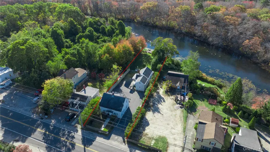 725 W Main Street, Riverhead, NY 11901 - Image #2