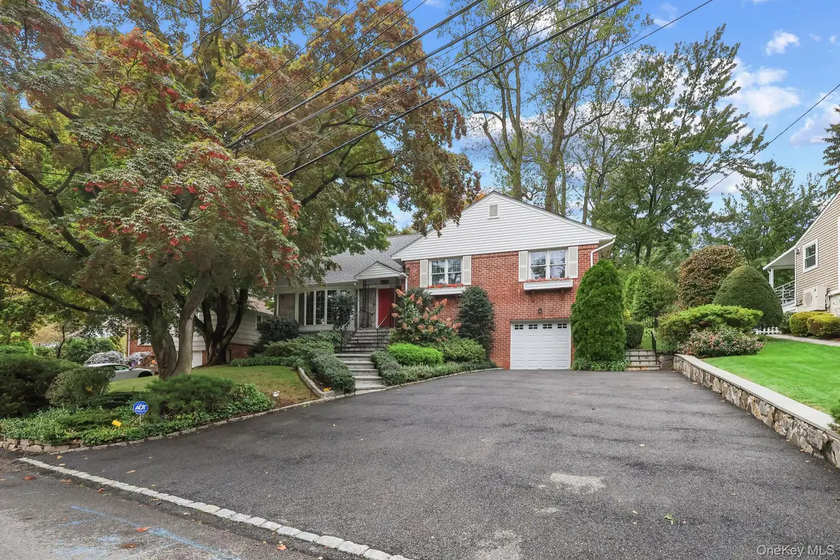 202 Old Wilmot Road, Scarsdale, NY 10583 - Image #1