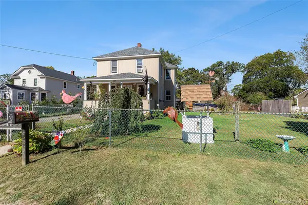 127 Lake Avenue, Flanders, NY 11901