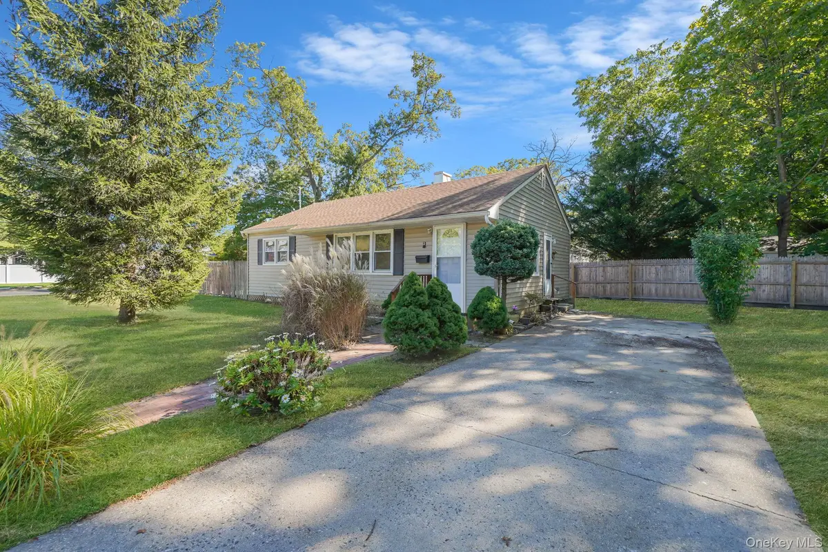 2 W Walnut Street, Islip, NY 11751 - Image #1