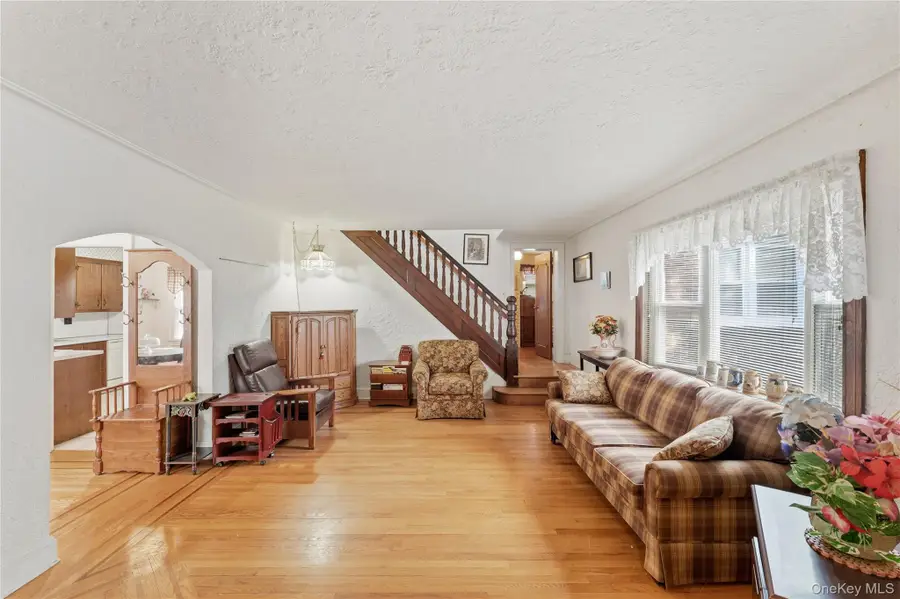 1522 Surprise Street, Elmont, NY 11003 - Image #3