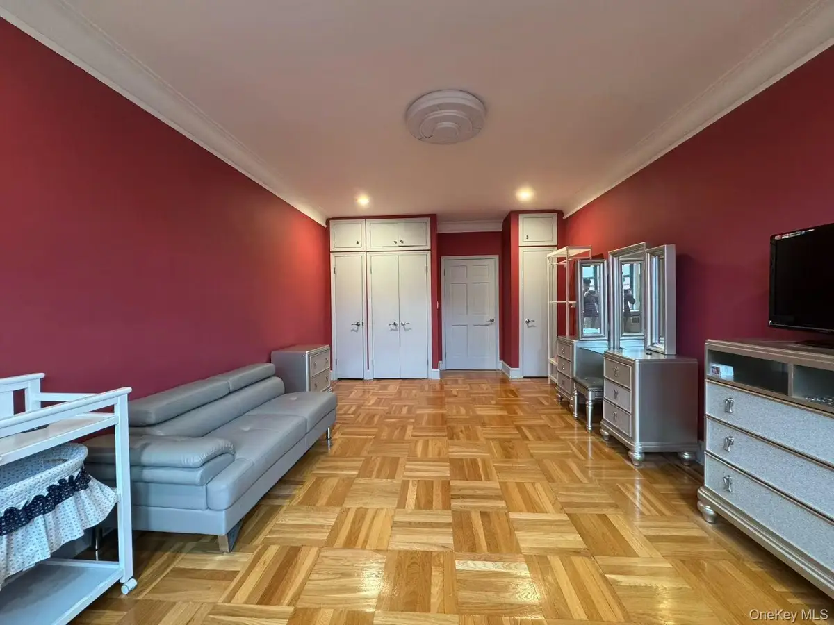 144-80 Sandford Avenue #6F, Flushing, NY 11355 - Image #1