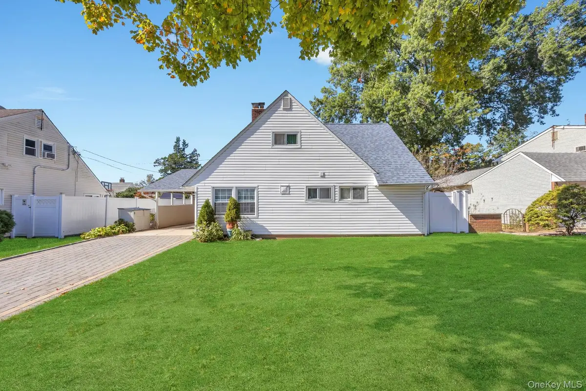 16 Cloister Lane, Hicksville, NY 11801 - Image #1