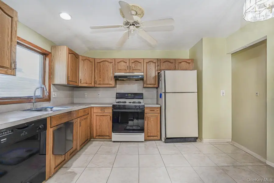 51 Rockwell Avenue, Staten Island, NY 10305 - Image #3