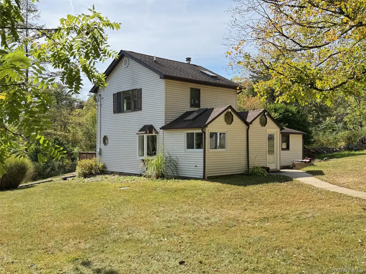 161 Canopus Hollow Road, Putnam Valley, NY 10579 - Image #1