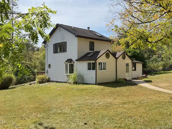 161 Canopus Hollow Road, Putnam Valley, NY 10579