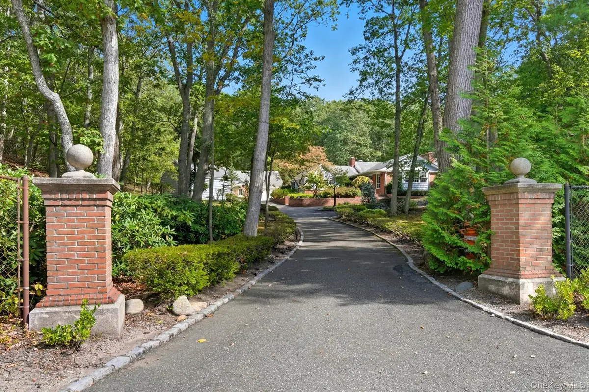 250 Manor Road, Huntington, NY 11743 - Image #1