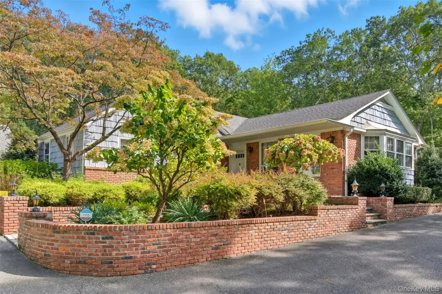 250 Manor Road, Huntington, NY 11743 - Image #3