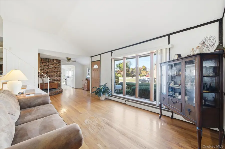 68 7th Street, Bay Shore, NY 11706 - Image #2