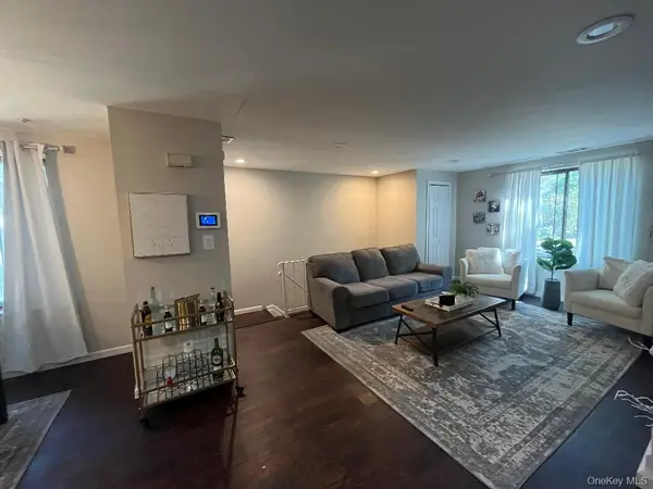 129 Golf Lane, Medford, NY 11763