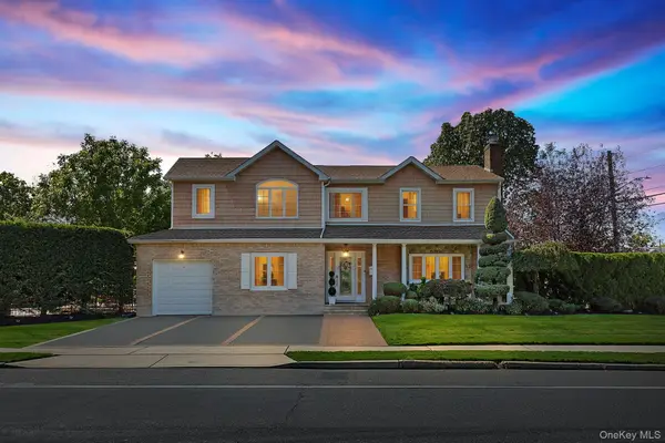 82 Lakeview Avenue, Rockville Centre, NY 11570