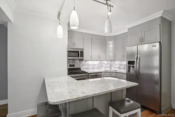 255 Bronx River Road #8J, Yonkers, NY 10704