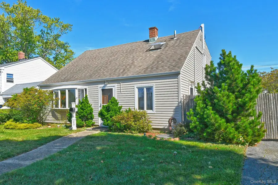 69 Schoolhouse Road, Levittown, NY 11756 - Image #2