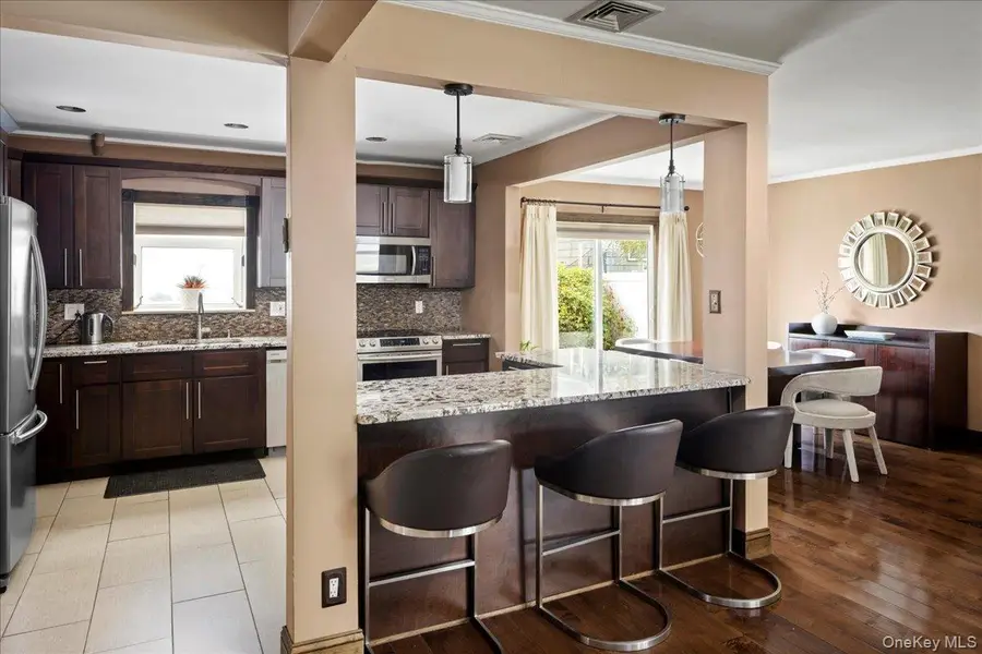 504 Saddle Ridge Road, Woodmere, NY 11598 - Image #3